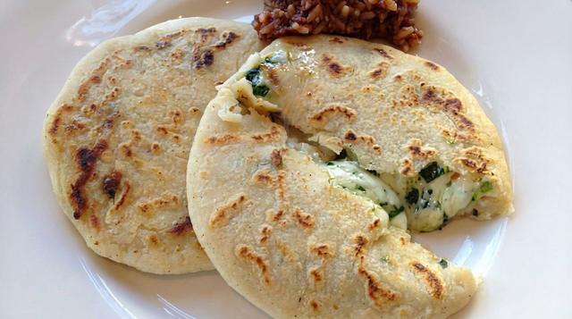 Pupusa de Ayote y Queso.