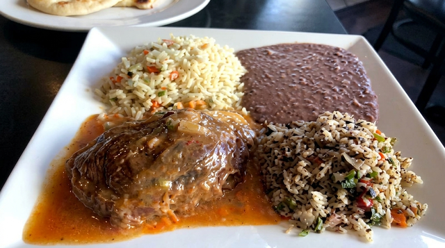 Chile Relleno y Salpicón.