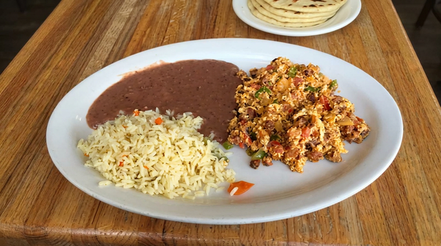 Chorizos con Huevos.