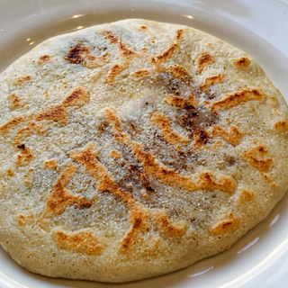 Pupusa de Queso con Frijol