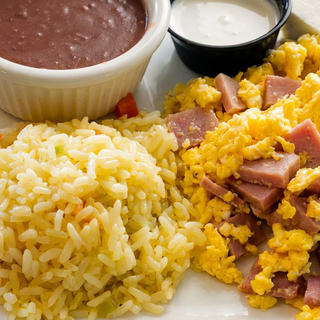 Huevos Revueltos con Jamón